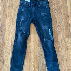 Black distressed skinny fit cropped jeans